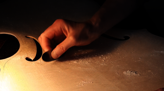 Neubau Feinarbeit :: Geigenbau